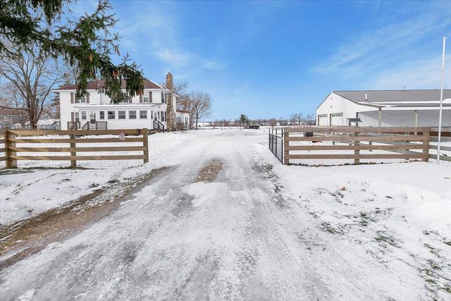 21626 Oak Grove Road, Harvard, IL 60033