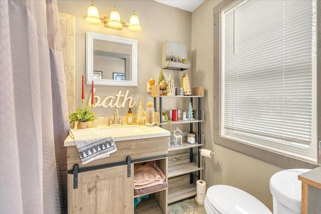 21626 Oak Grove Road, Harvard, IL 60033