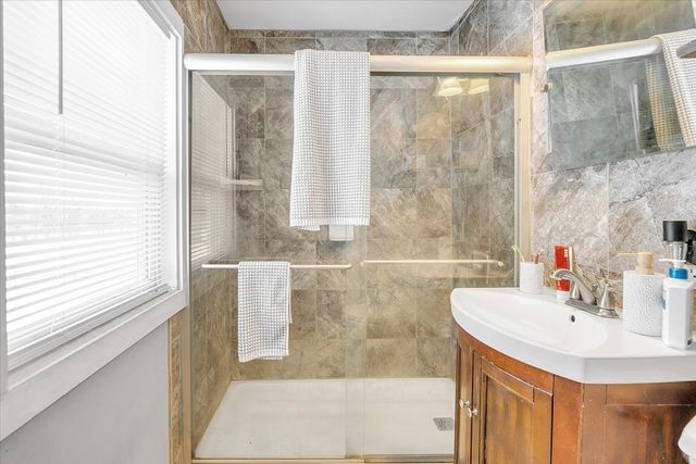 21626 Oak Grove Road, Harvard, IL 60033