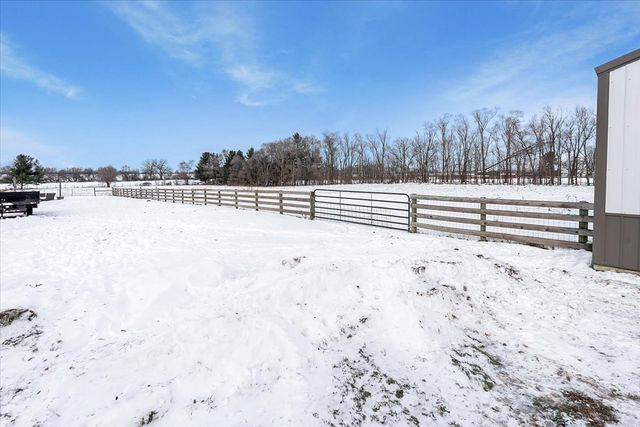 21626 Oak Grove Road, Harvard, IL 60033