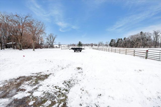 21626 Oak Grove Road, Harvard, IL 60033