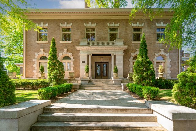 900 Vine Street 8, Chattanooga, TN 37403