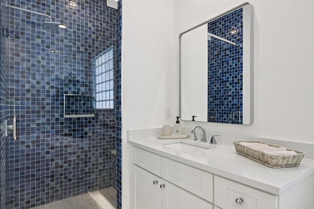 243 Isle Verde Way, Palm Beach Gardens, FL 33418