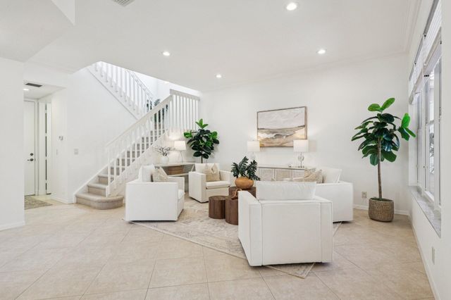 243 Isle Verde Way, Palm Beach Gardens, FL 33418