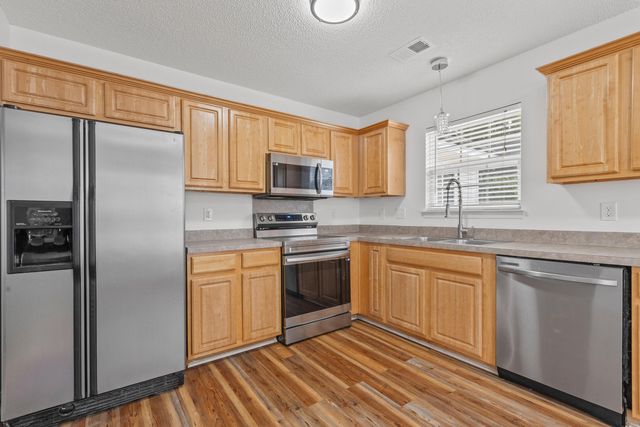 211 Bainsbury Lane, Summerville, SC 29483