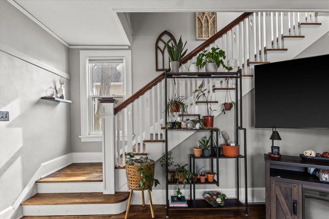 627 W Wisconsin AVENUE, Oconomowoc, WI 53066