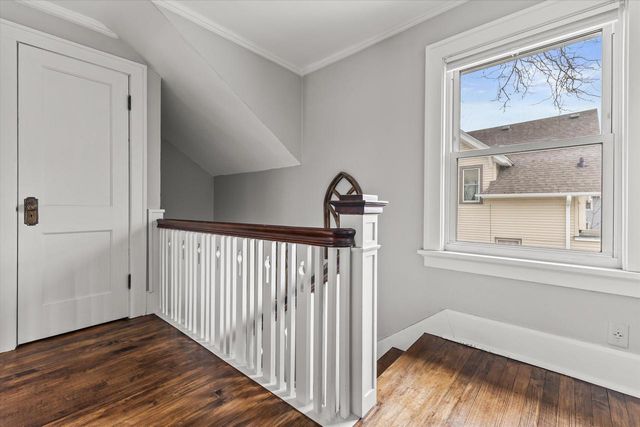 627 W Wisconsin AVENUE, Oconomowoc, WI 53066