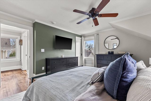 627 W Wisconsin AVENUE, Oconomowoc, WI 53066