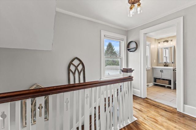 627 W Wisconsin AVENUE, Oconomowoc, WI 53066