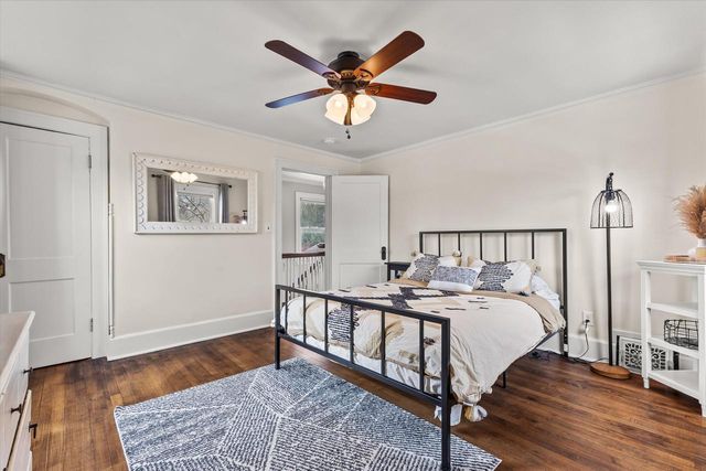 627 W Wisconsin AVENUE, Oconomowoc, WI 53066