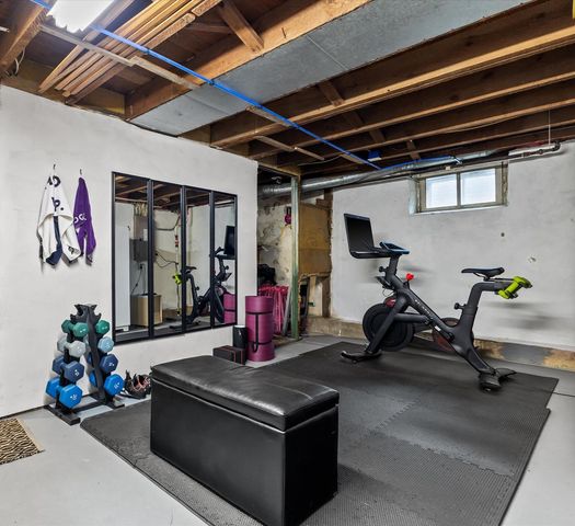 627 W Wisconsin AVENUE, Oconomowoc, WI 53066