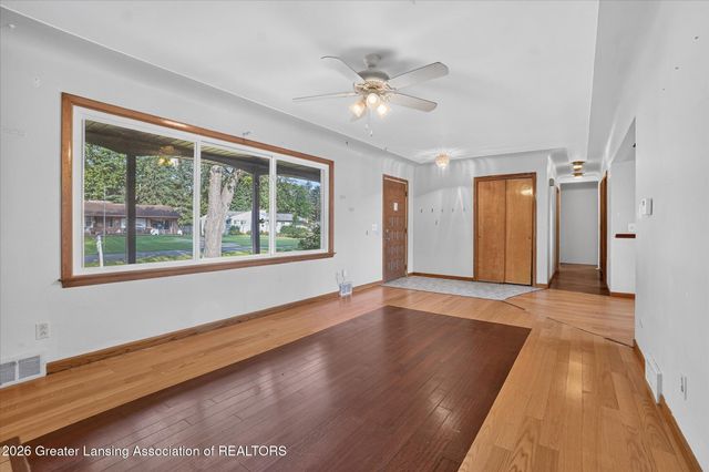 15157 Pinehurst Drive, Lansing, MI 48906