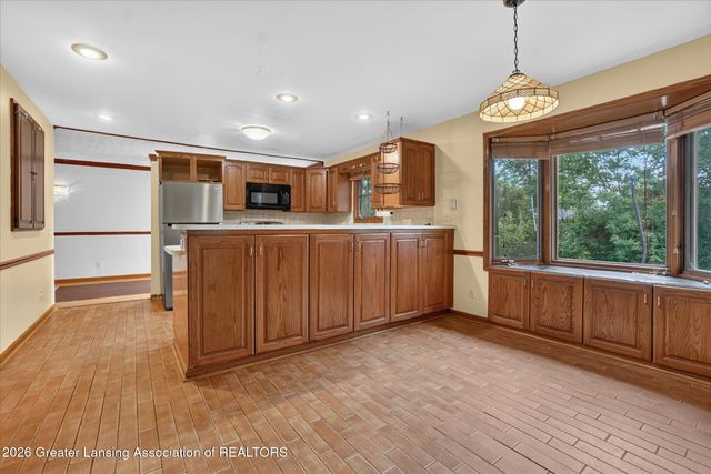 15157 Pinehurst Drive, Lansing, MI 48906