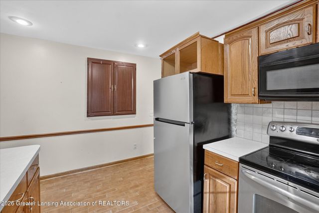 15157 Pinehurst Drive, Lansing, MI 48906