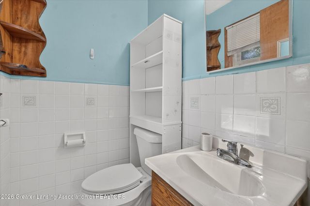 15157 Pinehurst Drive, Lansing, MI 48906