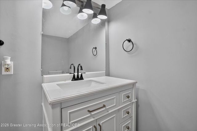 15157 Pinehurst Drive, Lansing, MI 48906