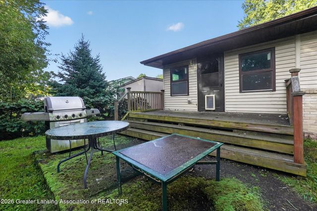 15157 Pinehurst Drive, Lansing, MI 48906