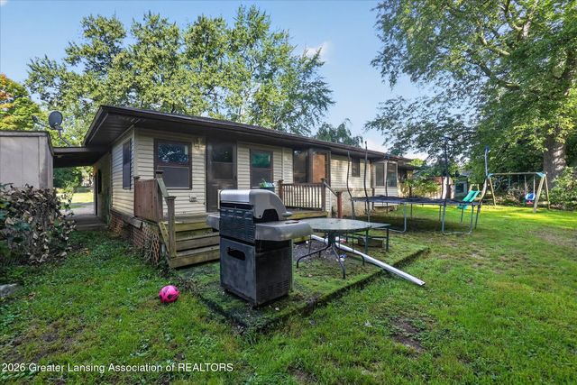 15157 Pinehurst Drive, Lansing, MI 48906