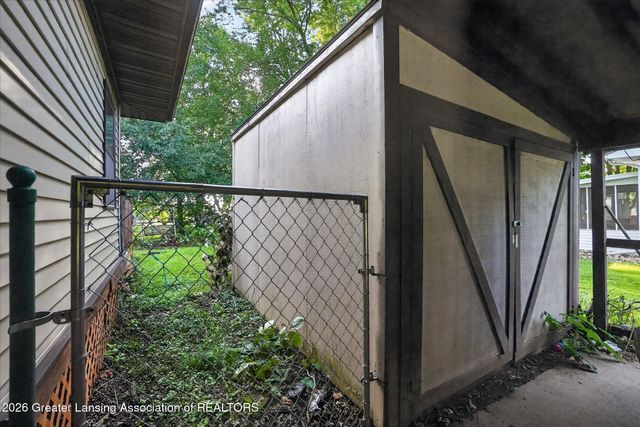 15157 Pinehurst Drive, Lansing, MI 48906