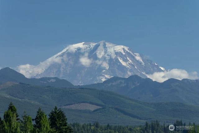 830 Weaver Drive E, Enumclaw, WA 98022
