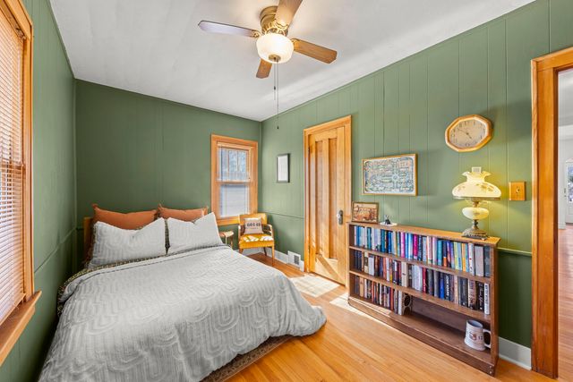 151 S Craig Place, Lombard, IL 60148