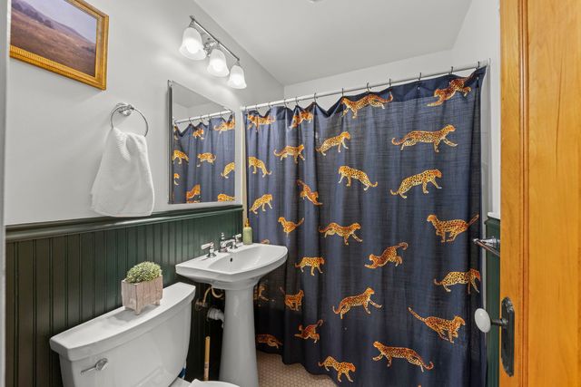 151 S Craig Place, Lombard, IL 60148