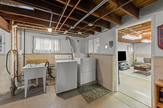 151 S Craig Place, Lombard, IL 60148