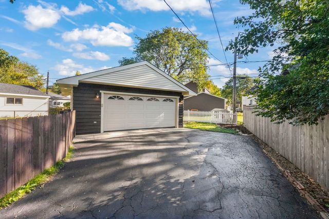 151 S Craig Place, Lombard, IL 60148