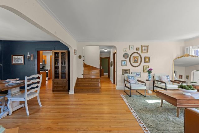 151 S Craig Place, Lombard, IL 60148