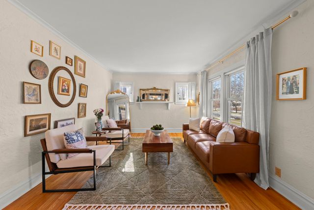 151 S Craig Place, Lombard, IL 60148