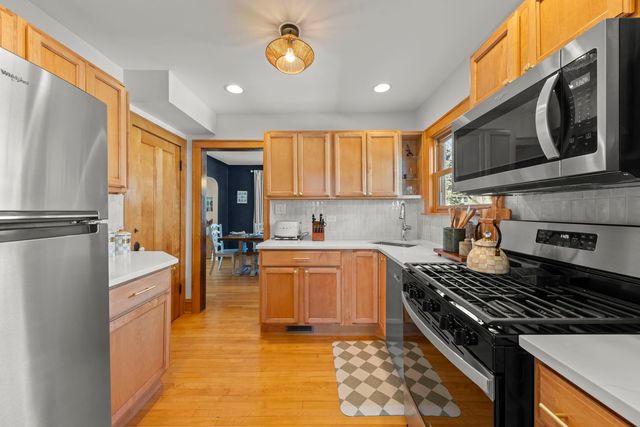 151 S Craig Place, Lombard, IL 60148