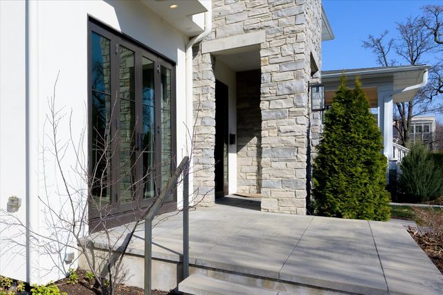 176 S Arlington Avenue, Elmhurst, IL 60126