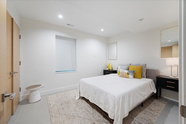 176 S Arlington Avenue, Elmhurst, IL 60126