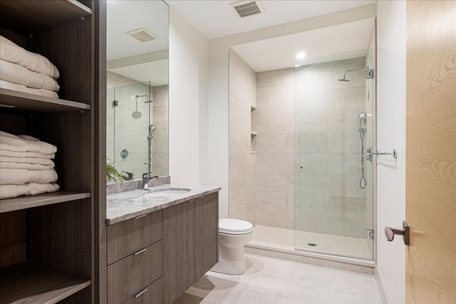 176 S Arlington Avenue, Elmhurst, IL 60126