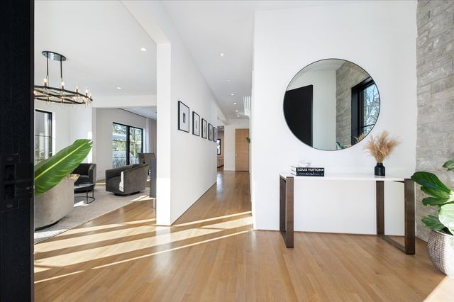 176 S Arlington Avenue, Elmhurst, IL 60126