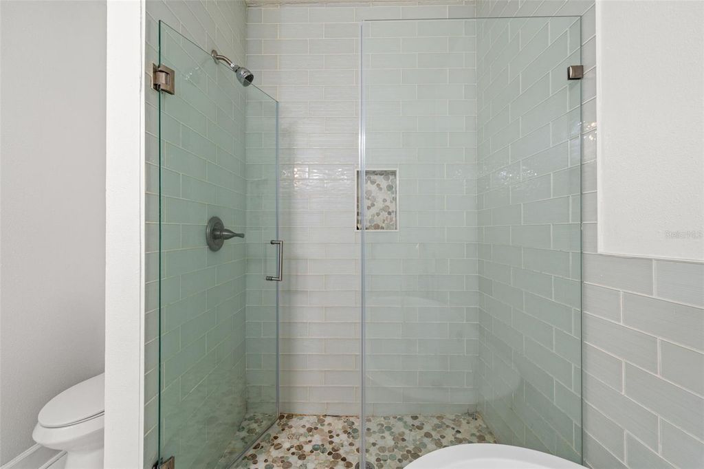 Image 19 of property listing at 905 E HANNA AVENUE, Tampa, FL 33604