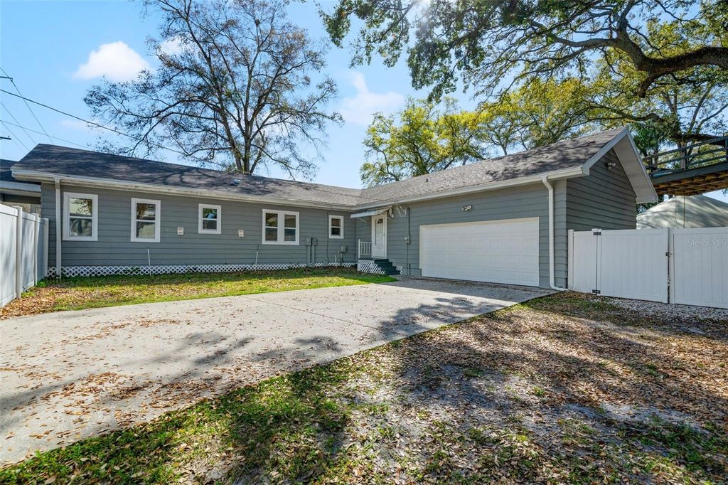 Image 3 of property listing at 905 E HANNA AVENUE, Tampa, FL 33604