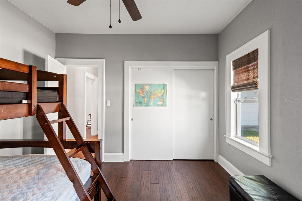 Image 10 of property listing at 905 E HANNA AVENUE, Tampa, FL 33604