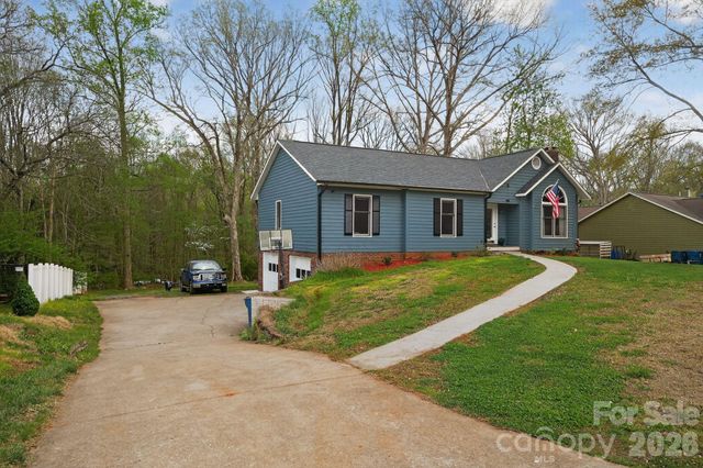 1163 Hidden Creek Circle, Hickory, NC 28602