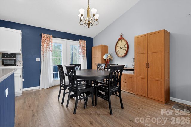 1163 Hidden Creek Circle, Hickory, NC 28602