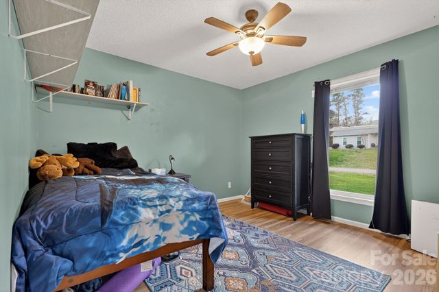 1163 Hidden Creek Circle, Hickory, NC 28602