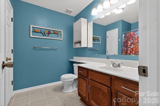 1163 Hidden Creek Circle, Hickory, NC 28602