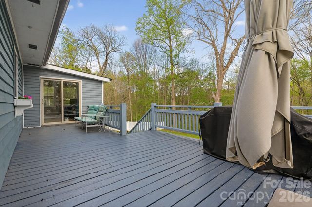 1163 Hidden Creek Circle, Hickory, NC 28602