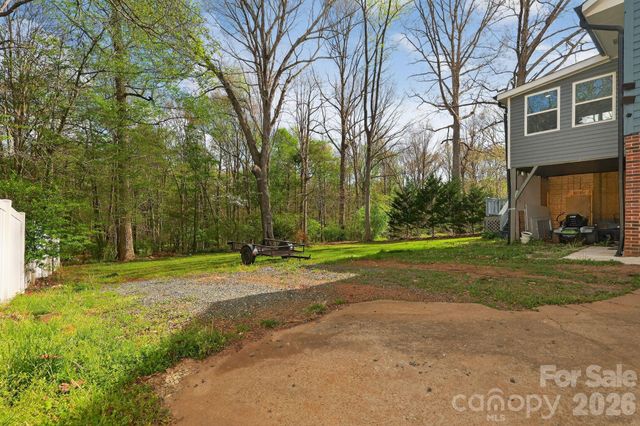 1163 Hidden Creek Circle, Hickory, NC 28602