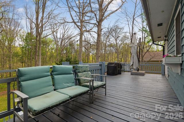 1163 Hidden Creek Circle, Hickory, NC 28602