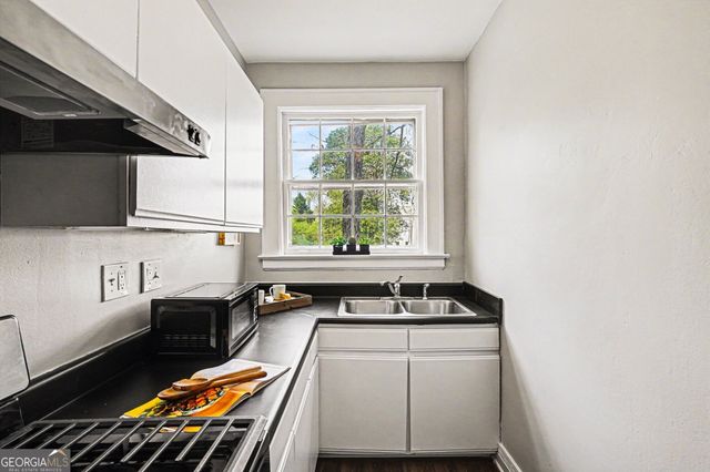 21 Peachtree Memorial Drive NW 8, Atlanta, GA 30309