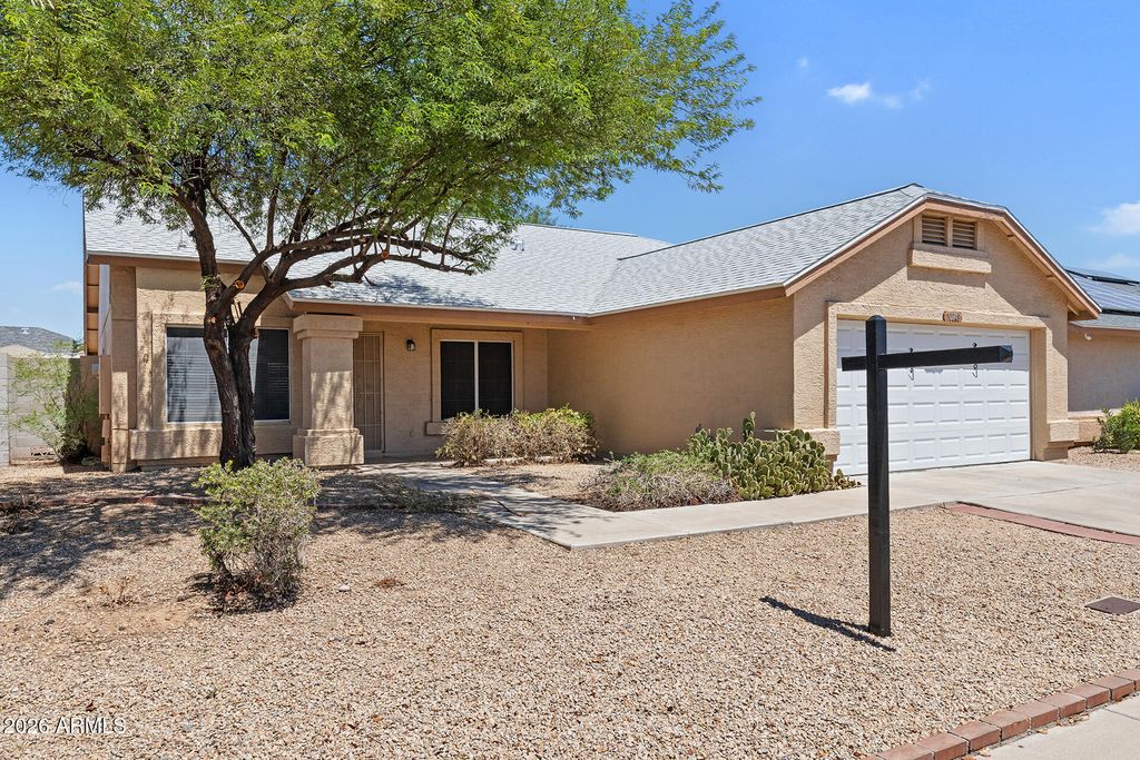 10248 W MEDLOCK Drive, Glendale, AZ 85307 — photo 2