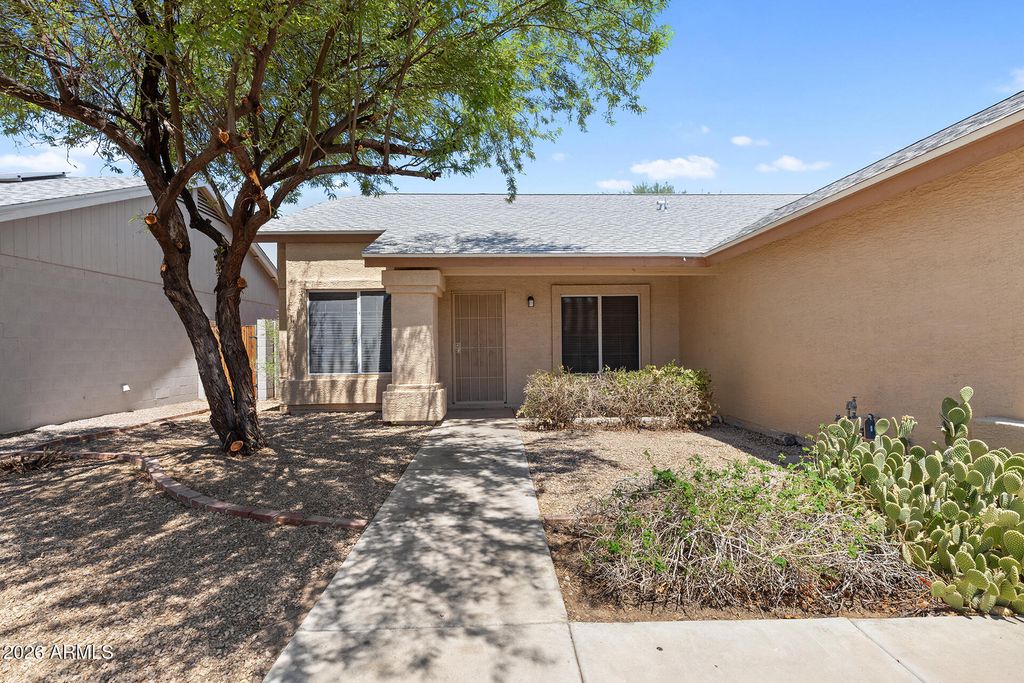 10248 W MEDLOCK Drive, Glendale, AZ 85307 — photo 4