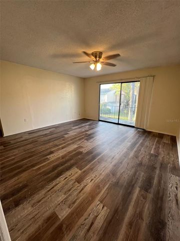 6043 VILLAGE CIRCLE 6043, Orlando, FL 32822