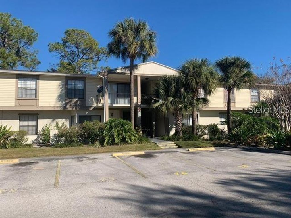 6043 VILLAGE CIRCLE 6043, Orlando, FL 32822